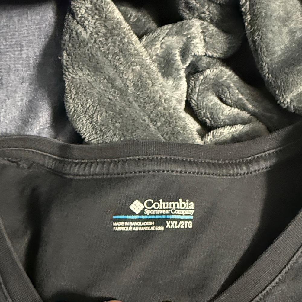 Columbia women’s Black and pink Long Sleeve Tee - Picture 5 of 6